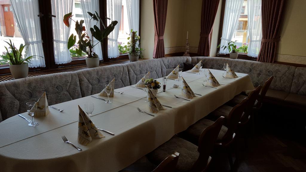 Gasthaus Zum Hirschen ริงส์ไฮม์ ภายนอก รูปภาพ