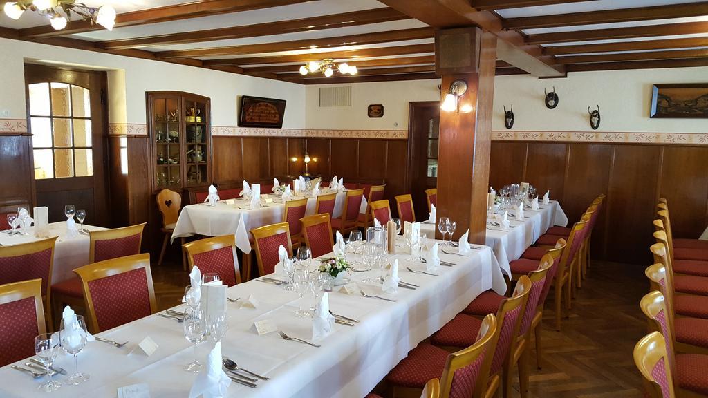 Gasthaus Zum Hirschen ริงส์ไฮม์ ภายนอก รูปภาพ