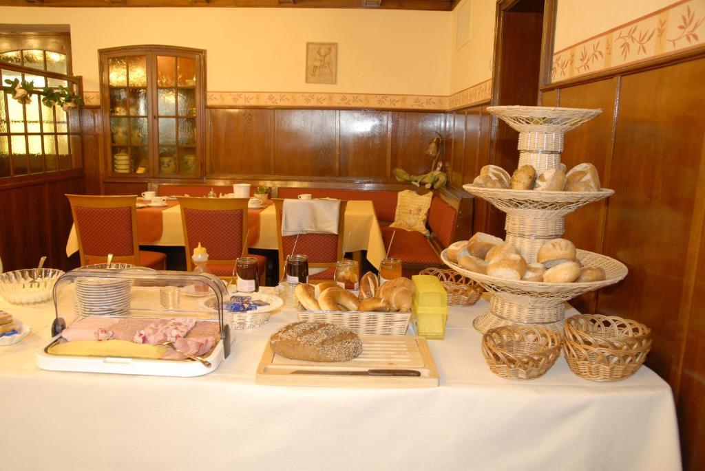 Gasthaus Zum Hirschen ริงส์ไฮม์ ภายนอก รูปภาพ